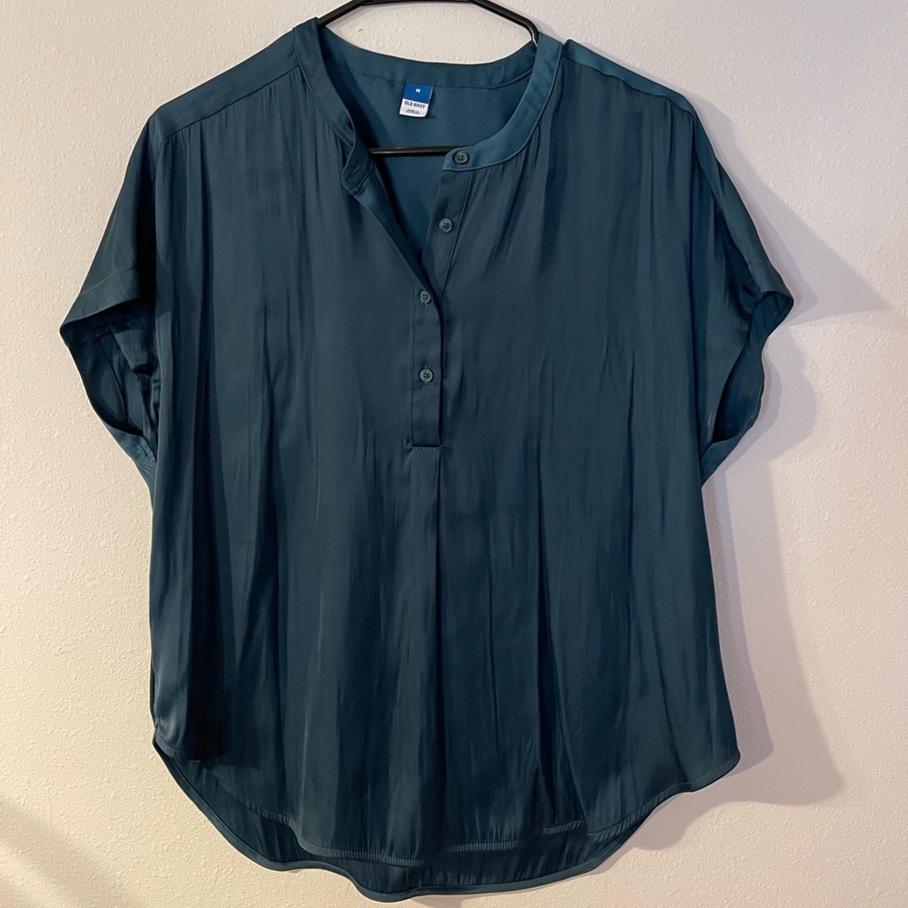 Old Navy Women’s short sleeve blouse